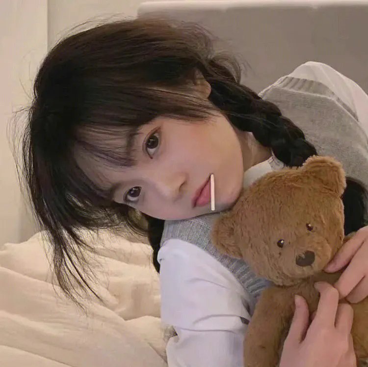 9顶假发的女孩